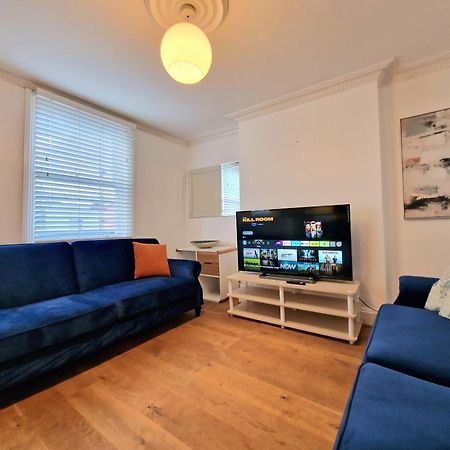 Cosy Home In Kensington - Great Location! 3 Minutes Walk To Earl'S Court Station Londyn Zewnętrze zdjęcie