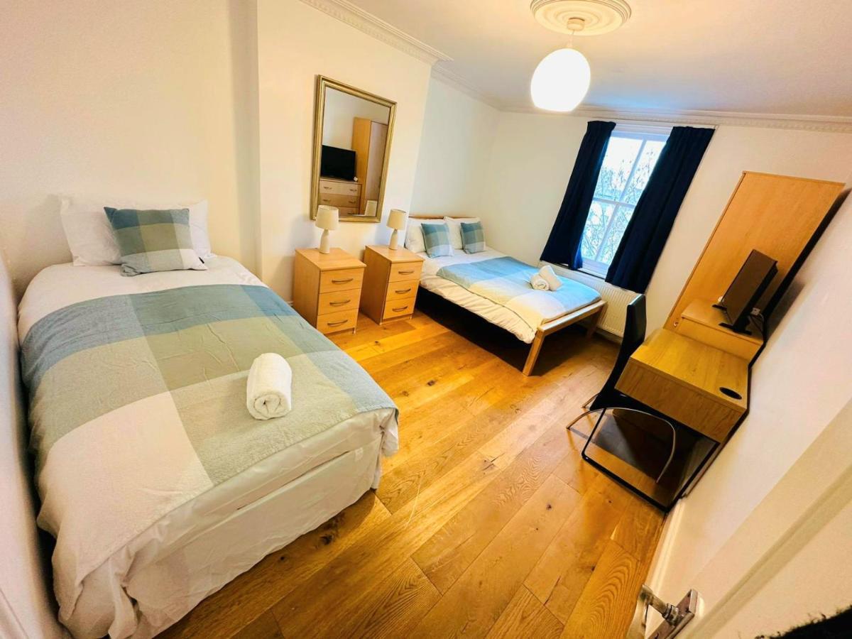 Cosy Home In Kensington - Great Location! 3 Minutes Walk To Earl'S Court Station Londyn Zewnętrze zdjęcie