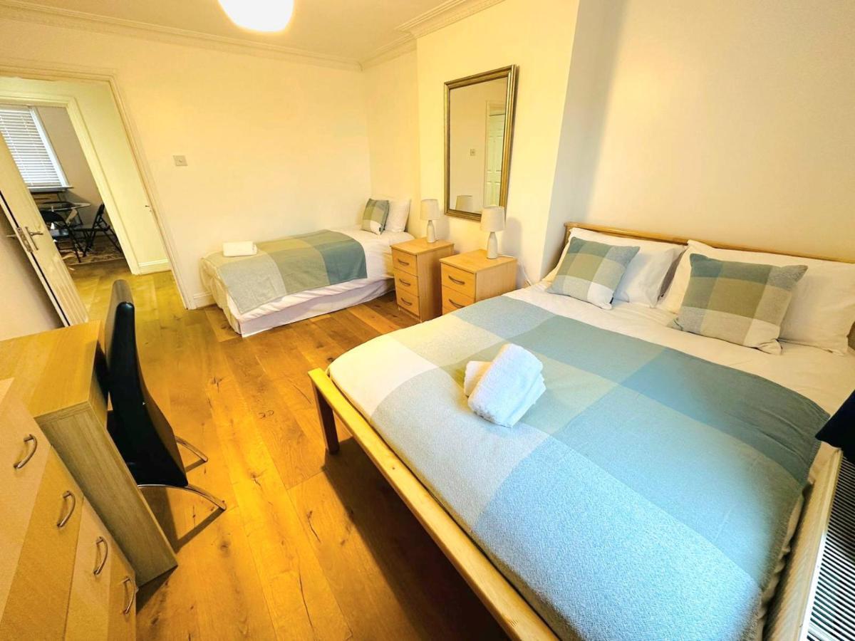 Cosy Home In Kensington - Great Location! 3 Minutes Walk To Earl'S Court Station Londyn Zewnętrze zdjęcie