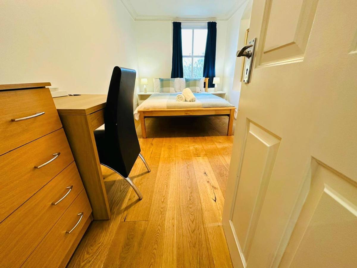 Cosy Home In Kensington - Great Location! 3 Minutes Walk To Earl'S Court Station Londyn Zewnętrze zdjęcie