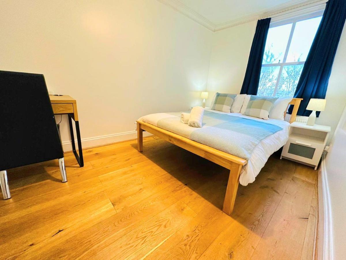 Cosy Home In Kensington - Great Location! 3 Minutes Walk To Earl'S Court Station Londyn Zewnętrze zdjęcie