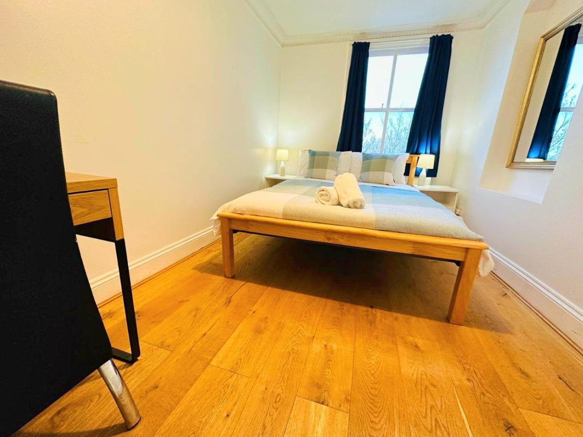 Cosy Home In Kensington - Great Location! 3 Minutes Walk To Earl'S Court Station Londyn Zewnętrze zdjęcie