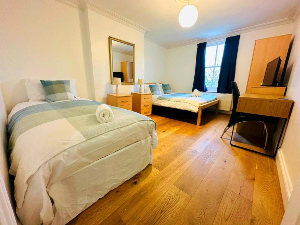 Cosy Home In Kensington - Great Location! 3 Minutes Walk To Earl'S Court Station Londyn Zewnętrze zdjęcie