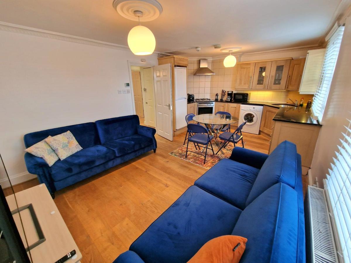 Cosy Home In Kensington - Great Location! 3 Minutes Walk To Earl'S Court Station Londyn Zewnętrze zdjęcie