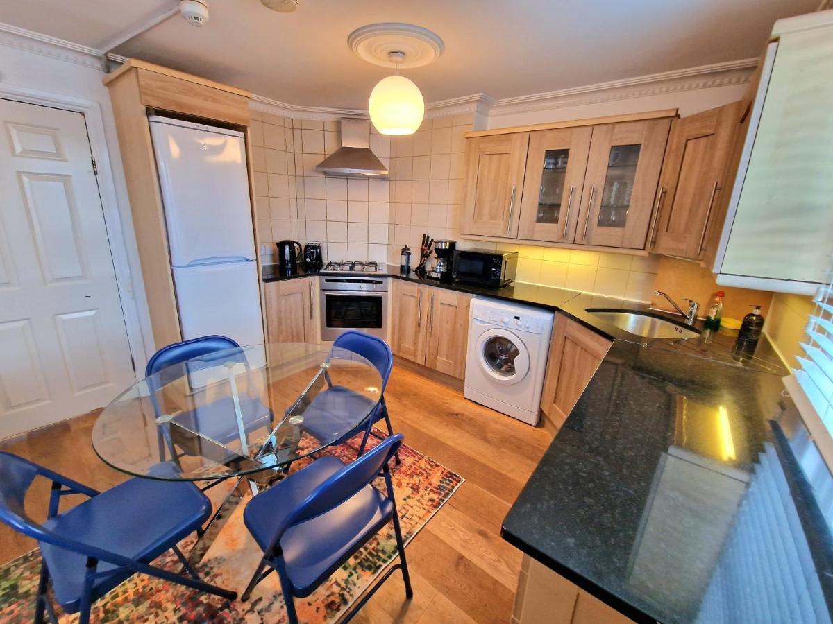 Cosy Home In Kensington - Great Location! 3 Minutes Walk To Earl'S Court Station Londyn Zewnętrze zdjęcie