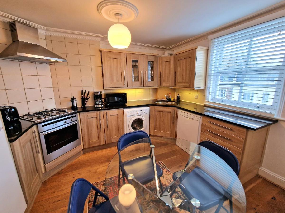 Cosy Home In Kensington - Great Location! 3 Minutes Walk To Earl'S Court Station Londyn Zewnętrze zdjęcie